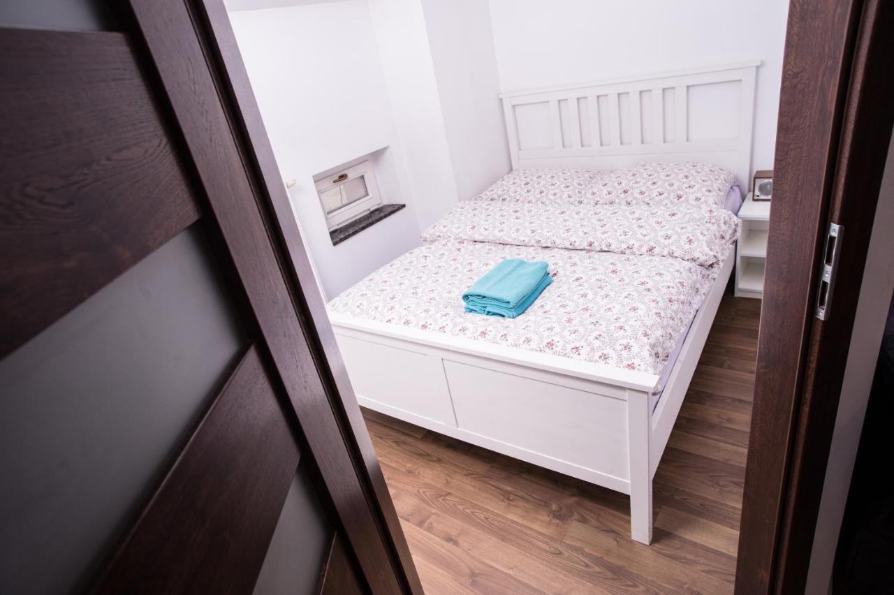 Mirror Apartments كراكوفيا المظهر الخارجي الصورة